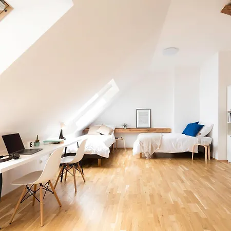 Zeitraum Student House - U Pruhonu 3*